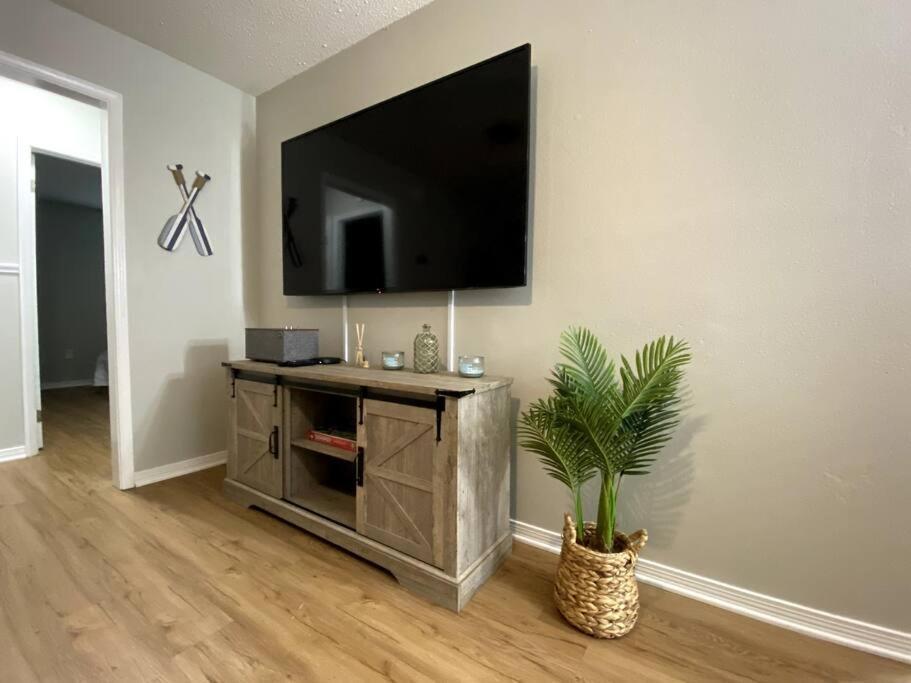 White Sand Getaway Steps From Beach Gulfport Luaran gambar