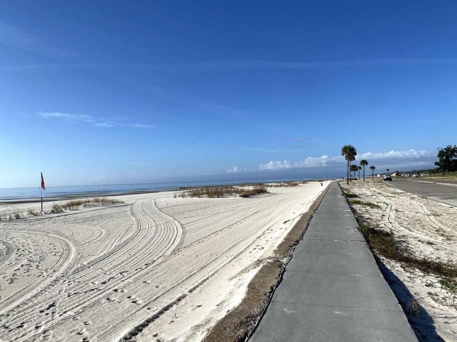 White Sand Getaway Steps From Beach Gulfport Luaran gambar